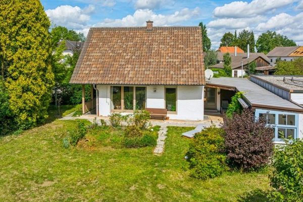 Casetta con grande giardino e ottime possibilità I Diritto di abitazione di 5 anni per il venditore