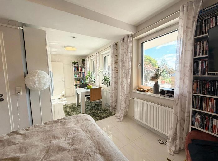 Architect-designed villa with a dream view in a prime location in Hof – Zimmer UG