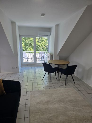 Vollmöblierte Wohnung – Essbereich