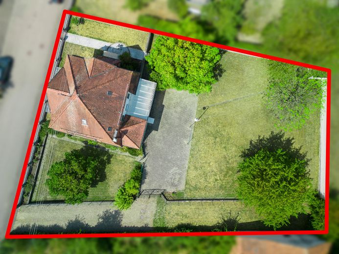 Ek yapılaşma imkânına sahip geniş arsada villa tarzı müstakil ev – Abgrenzung des Grundstücks