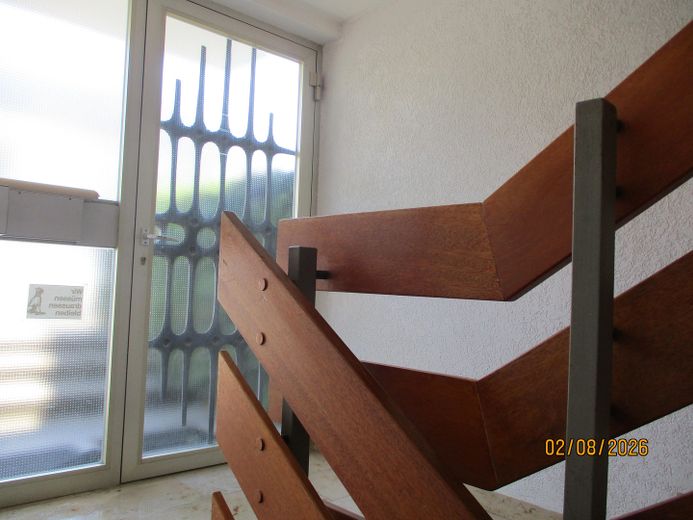 da privato senza agenzia: Üchtelhausen Birkenstr.9 – Treppenhauseingang
