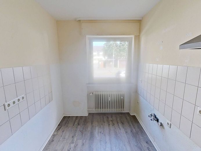 Komfortabel im Erdgeschoss: Helle 3-Zimmer-Wohnung mit Tageslichtbad (Wanne + Dusche) – Ansicht I: Küche