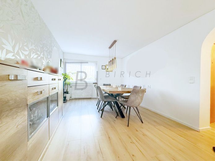 Well-maintained 4.5-room apartment with balcony, garage and immediate availability – Esszimmer