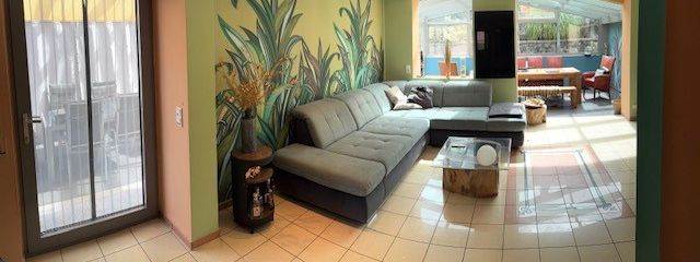 5 Zimmer DHH mit gehobener Ausstattung- von Privat – Wohnzimmer