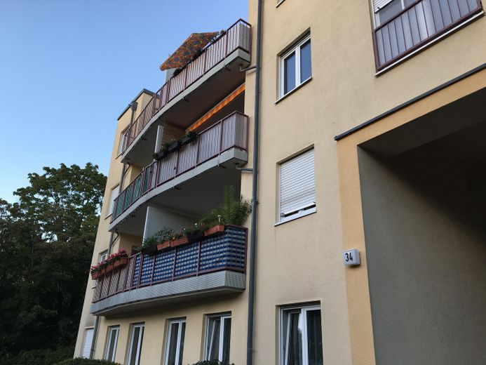 Wassernähe: Helle 4-Zimmer-Wohnung mit Loggia & Tiefgarage in Berlin-Friedrichshagen – Ansicht_Loggia_West