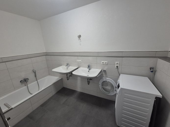 Bad mit Badewanne