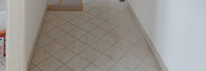 Flur Blick zur Eingangstür