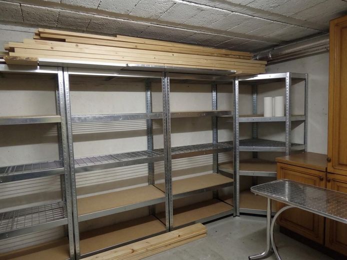 Ekskluzywne, odnowione 3-pokojowe mieszkanie – stylowo umeblowane i gotowe do zamieszkania! – Keller