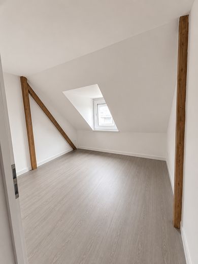 Gemütliche 3-Zimmer-Wohnung (100m²) mit Wohnküche und tollem Ausblick – Schlaf/WG Zimmer (visualisiert