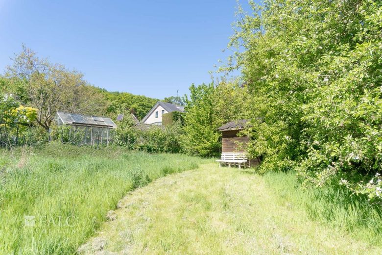 Einfamilienhaus in gehobener Lage auf 1008 m² – Garten