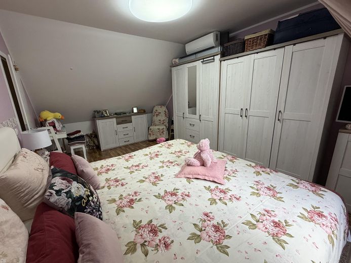 100m² Wohnung mit Fußbodenheizung, Klimaanlage, Balkon, 2 PKW Stellplätze – Foto 29