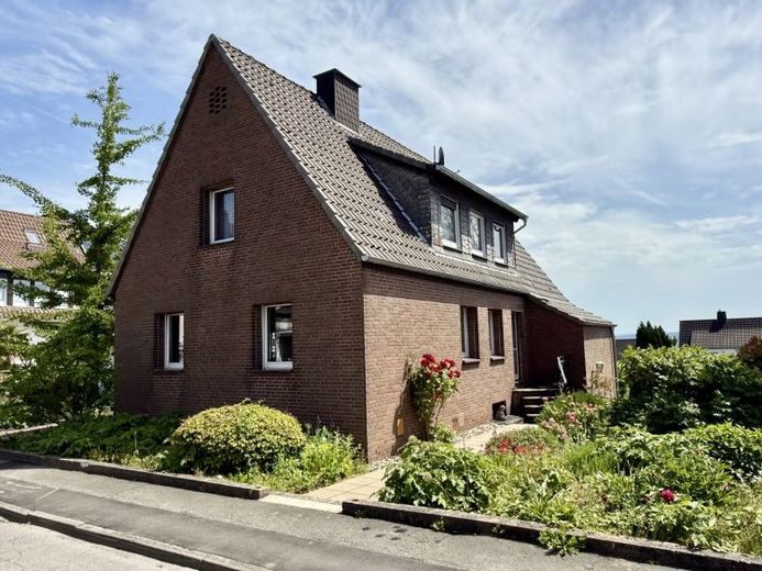 Fröndenberg: Freistehendes Wohnhaus in Top-Lage – Exklusives Familienparadies in ruhiger Sackgasse! – Foto 1