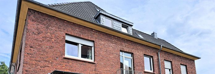 Erdgeschoß-Eigentumswohnung + ausbaubarem Dachgeschoß   **provisonsfrei** – Ansicht