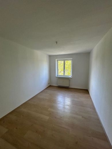 Großzügige 2-Zimmer mit Laminat, Balkon und Wannenbad zum Toppreis in ruhiger Lage! – PHOTO-2025-04-29-09-05-54_9