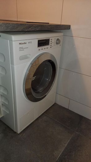 ACHTUNG! Ablöse € 4.500,-