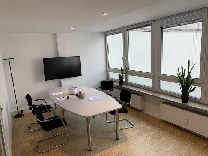 Repräsentative exklusive Bürofläche auf der Königstraße – Büro links