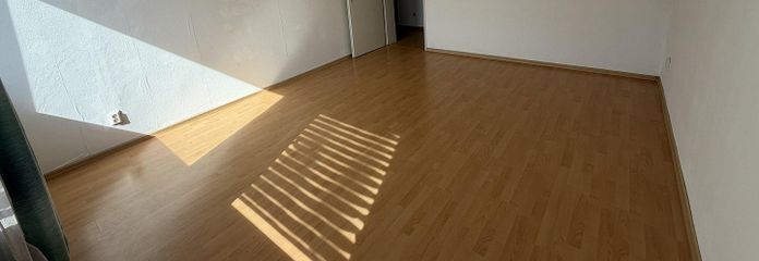 Helle 2-Zimmer-Wohnung in Salzgitter-Lebenstedt — oberste Etage, sofort frei – Wohnzimmer 1