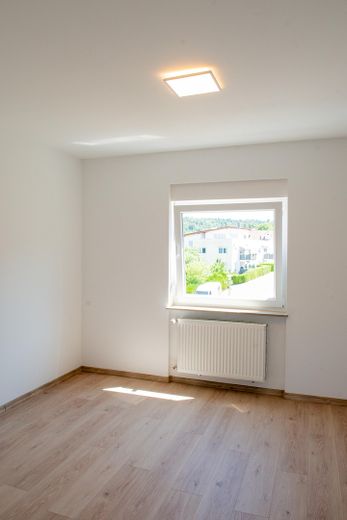 2-pokojowe mieszkanie po generalnym remoncie, w spokojnej lokalizacji, gotowe do natychmiastowego zamieszkania – Schlafzimmer