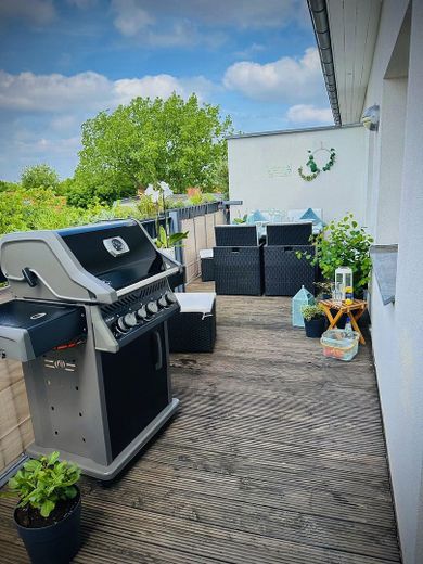 Dachgeschosswohnung mit Balkon und Terrasse – Terrasse