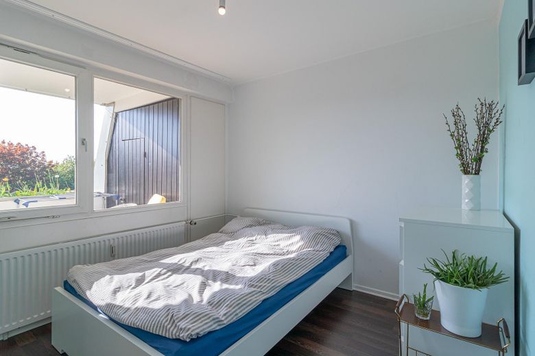 Designer terrace apartment (18 min. central station) nature, parking space (only temporarily 6-12 months) 1,700 € incl. additional costs – Schlafzimmer 1