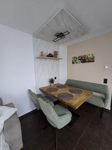 Hausgefühl statt Wohnung: Moderne 3-Zi.-Maisonette mit Garten, Terrasse & Balkon (BJ 2013) – Essbereich