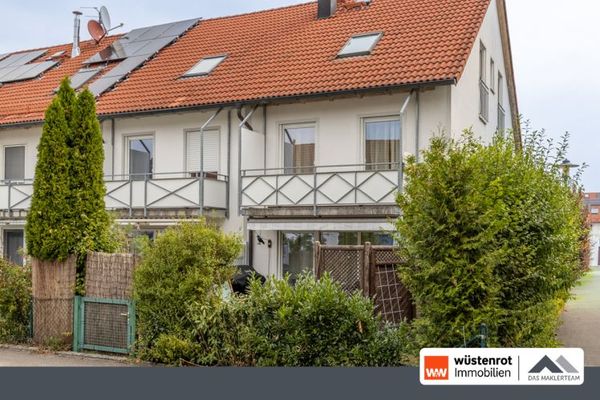 Casa familiare moderna in ottima posizione con giardino e mansarda abitabile