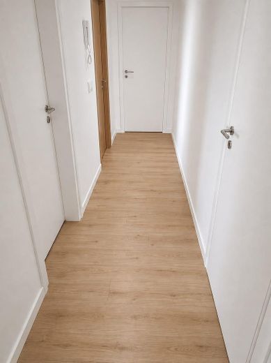 2-Zimmer Wohlfühloase mit Stellplatz im Grünen – Flur
