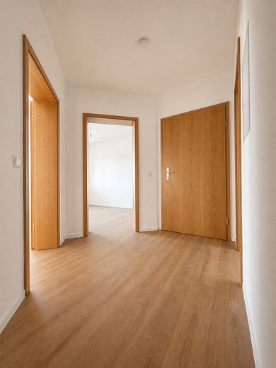 Frisch renovierte 3-Zimmer-Wohnung mit Balkon & Stellplatz in Weikersheim – Flur