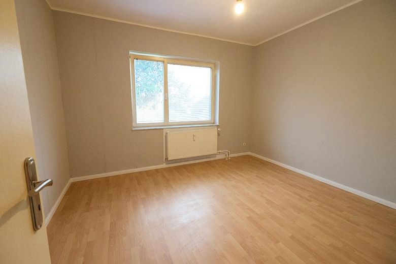 Piso de 3 habitaciones con balcón en buena ubicación, Berlín Norte-Charlottenburg, directamente del propietario – Zimmer 2