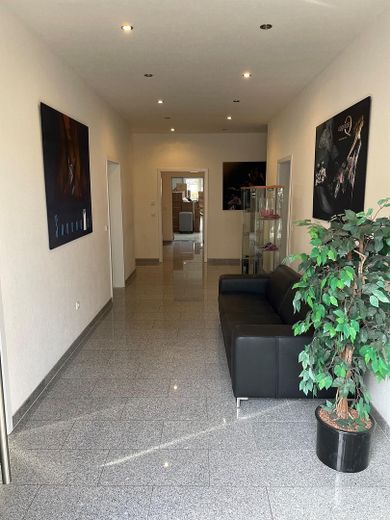 520 m² Gewerbeeinheit: Büro (160 m²), Produktion (200 m²), erweiterbares Lager (160 m²) – Flur 02