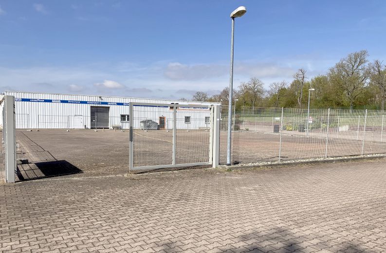 2 ffgl. Tor abschließbar
