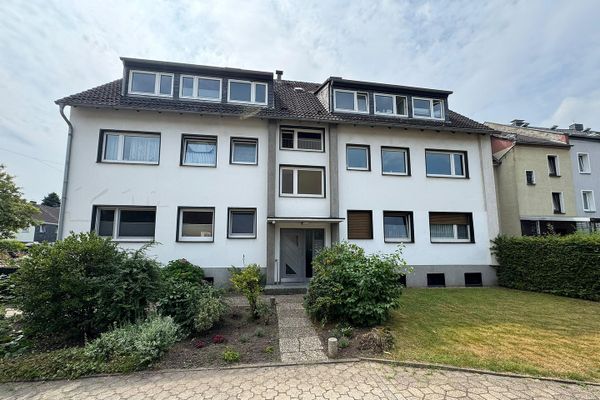 पूरे परिवार के लिए आरामदायक घर – Essen-Borbeck में उज्ज्वल 3.5-कमरों वाला अटारी अपार्टमेंट