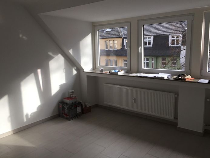 Essen Moltkeviertel / Apartamento de 2 hab. con cocina, pasillo y baño, completamente renovado – Wohnraum