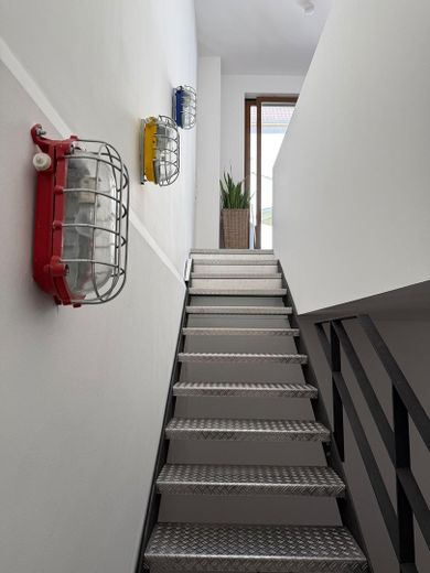 Exklusive Maisonette-Loft mit charmanter Innenhofterrasse an der Kupferbergterrasse – Treppe