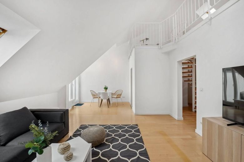 Wohnzimmer mit Esszimmer