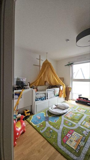 Moderno piso de 4 habitaciones con balcón, ascensor y plaza de garaje subterráneo en Thon – Schlafzimmer\Kinderzimmer