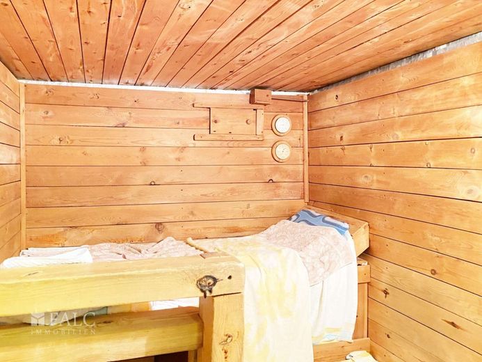 Mietkauf möglich: Mehrgenerationen-Haus in Möckers: 8 Zimmer, 2 Küchen, Nebengelass &amp; viel Platz – Sauna Unteregschoss