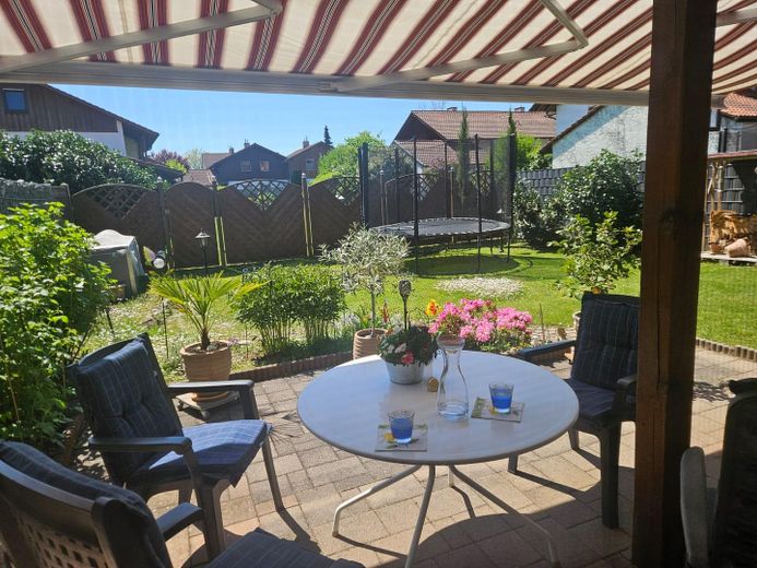 Ansicht Terrasse mit Markisse