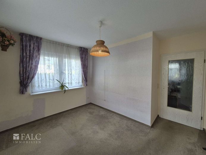 Möblierte 4-Raum-Wohnung min. für 12 Monate mit Garten - FALC Immobilien – Schlafzimmer 2