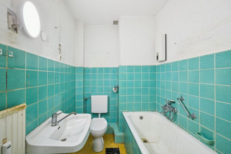 Renovierungsbedürftige Wohnung - direkt vom Eigentümer! – Badezimmer