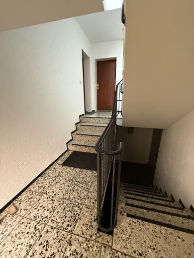 Investissement immobilier à Hambourg-Hummelsbüttel | Appartement loué de 2,5 pièces avec contrat de location indexé – Das Treppenhaus