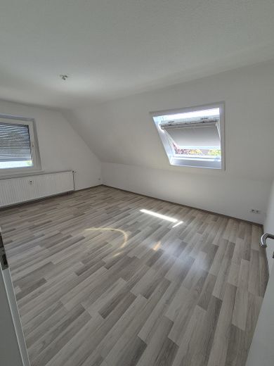 Dorfidyll im Grünen, stadtnah und doch auf dem Land – Zimmer/Wohnen OG