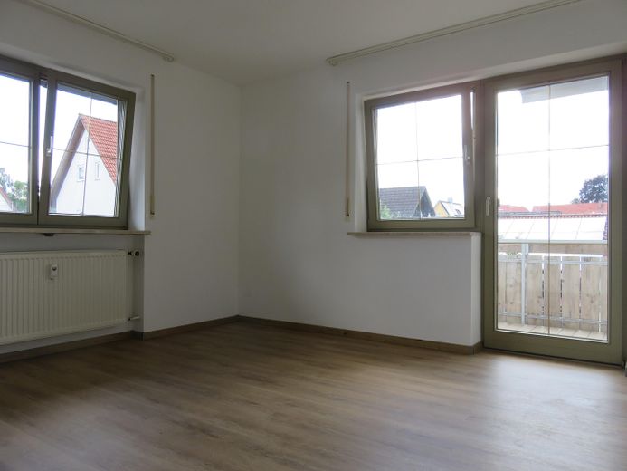 Zimmer 2 mit Balkonzugang