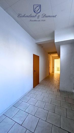 Wohn- und Geschäftshaus, zentrale Lage von Dillingen, rund 528m² Gesamtfläche – Flur EG