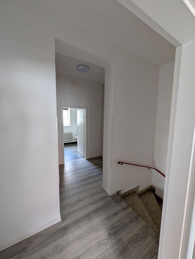 Großes Stadt-Haus im Zentrum von Bad Münder Hausverkauf – Flur zum Bad