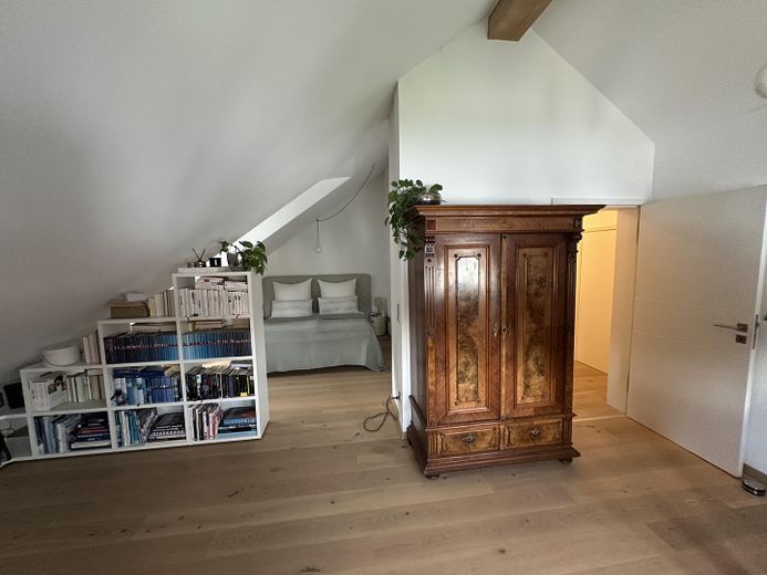 Near Simmerleinplatz: As-new, bright XXL semi-detached house, upscale features, KFW70 standard, with fitted kitchen – Dachgeschoss
