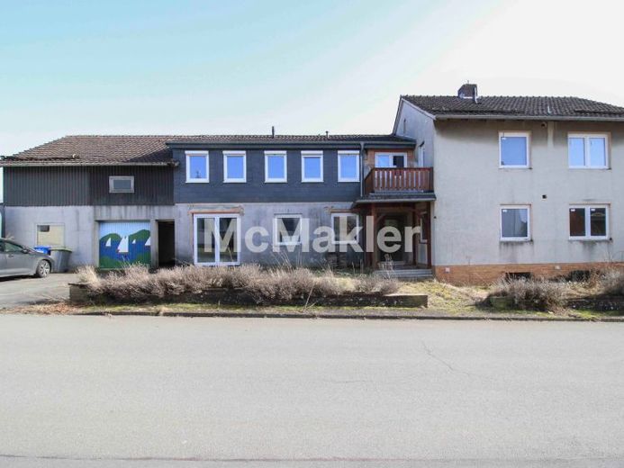 Genehmigtes 6-Parteien-Haus mit großem Grundstück und Fertigstellungschance in Warburg-Bonenburg – Foto 1