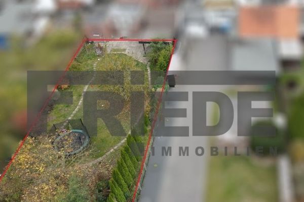 Земельный участок в сформировавшемся жилом окружении!