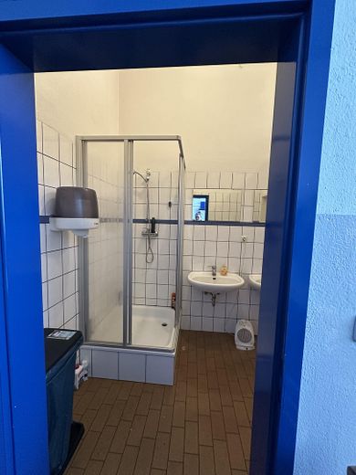 Parchim - 1.300m² Produktions- und Lagerhalle (teilbar ab 200m²) sowie 16.000m² Freifläche verfügbar – Foto 3