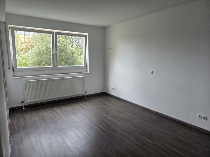 Helle 3 – Zimmer - Whg. m. EBK & TG-Stellpl.; BITTE TEXT LESEN ! – Schlafzimmer